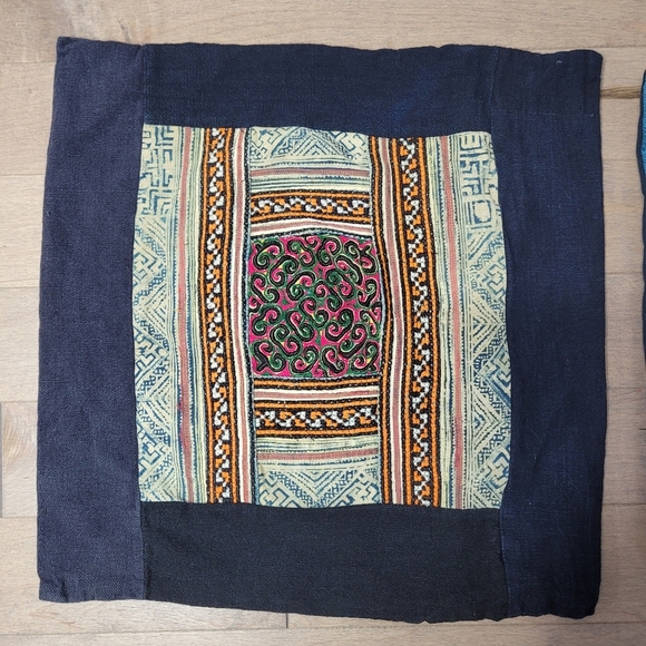 Set of 2 Handwoven black and blue square cushion covers - Picture 12 of 16